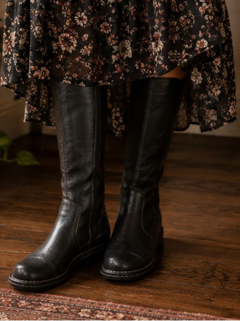 Born Leather Tall Boots
Size: 8 / EU 39  Black